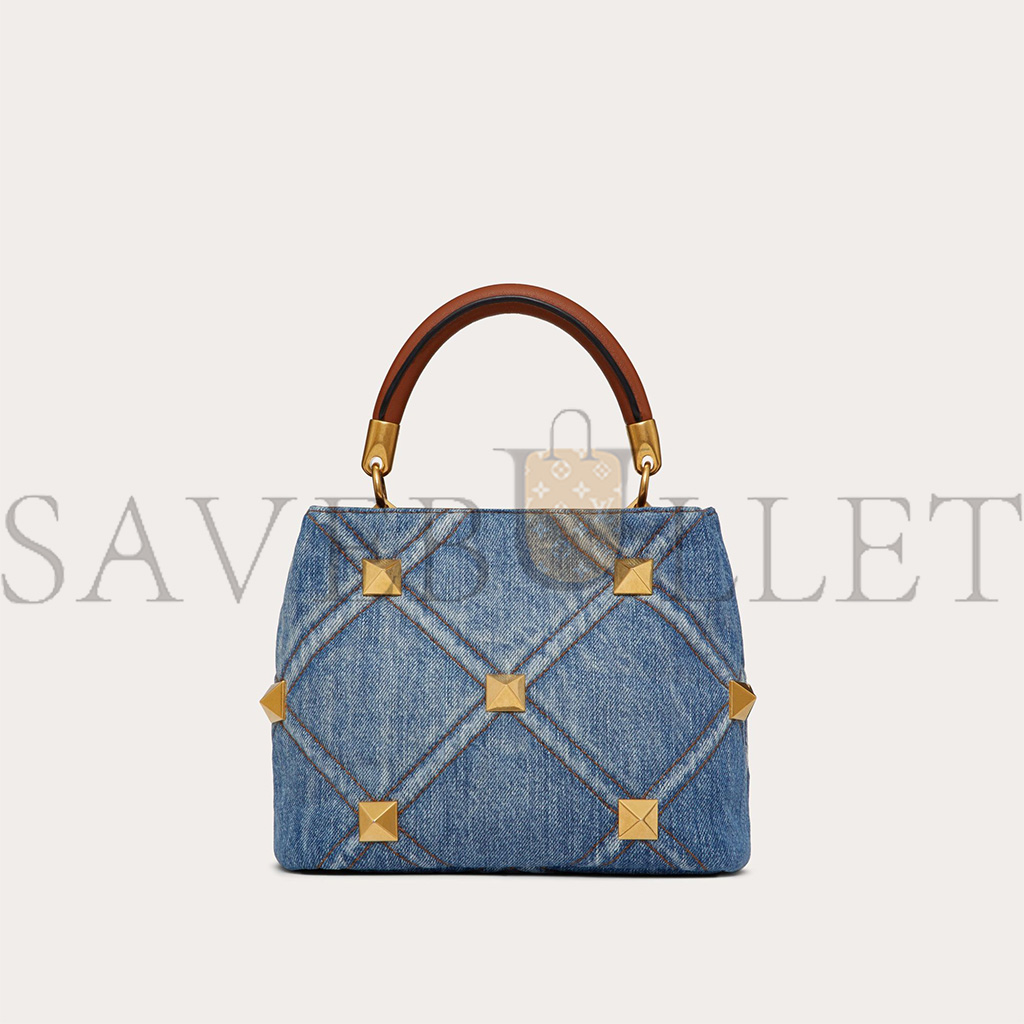 VALENTINO SMALL ROMAN STUD THE HANDLE BAG IN DENIM XW0B0I97HMR_F23 (21*17*14cm) VALENTINO SMALL ROMAN STUD THE HANDLE BAG IN DENIM XW0B0I97HMR_F23 (21*17*14cm)