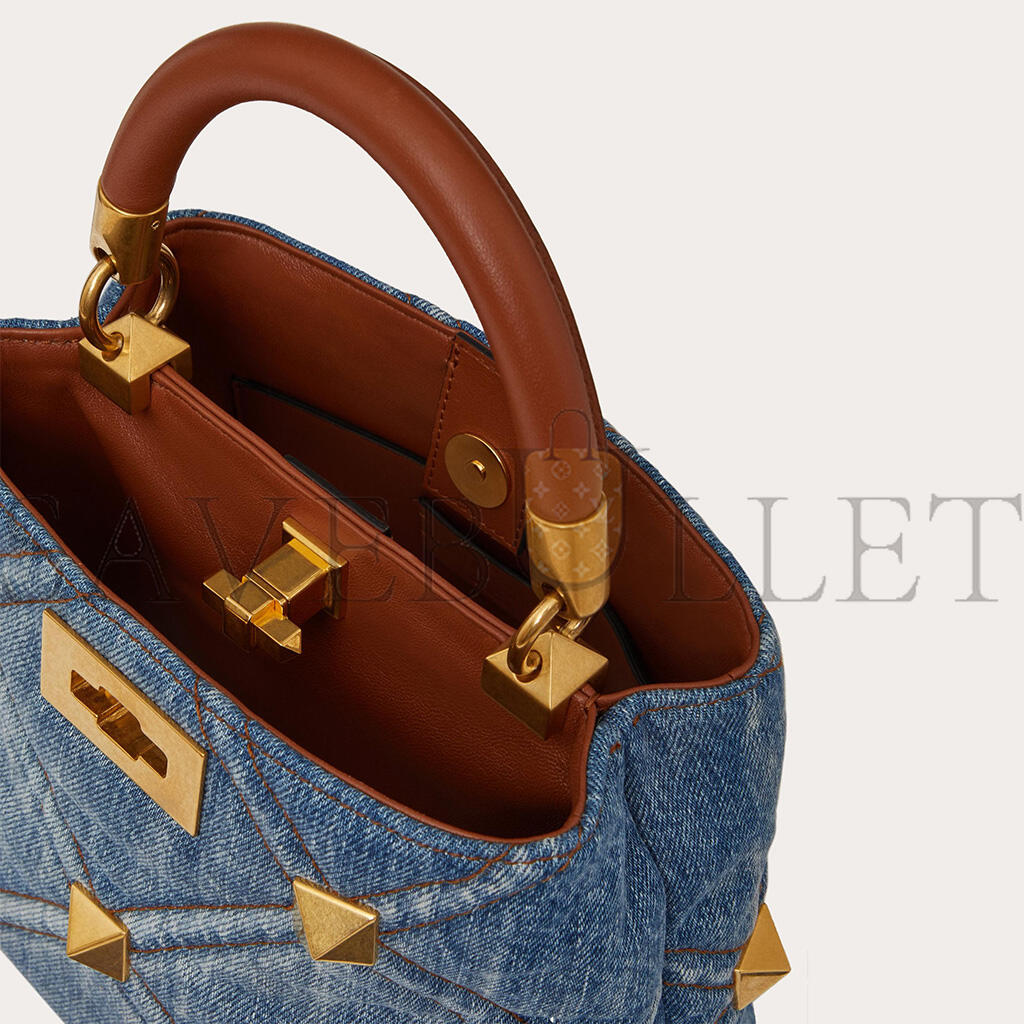 VALENTINO SMALL ROMAN STUD THE HANDLE BAG IN DENIM XW0B0I97HMR_F23 (21*17*14cm) VALENTINO SMALL ROMAN STUD THE HANDLE BAG IN DENIM XW0B0I97HMR_F23 (21*17*14cm)