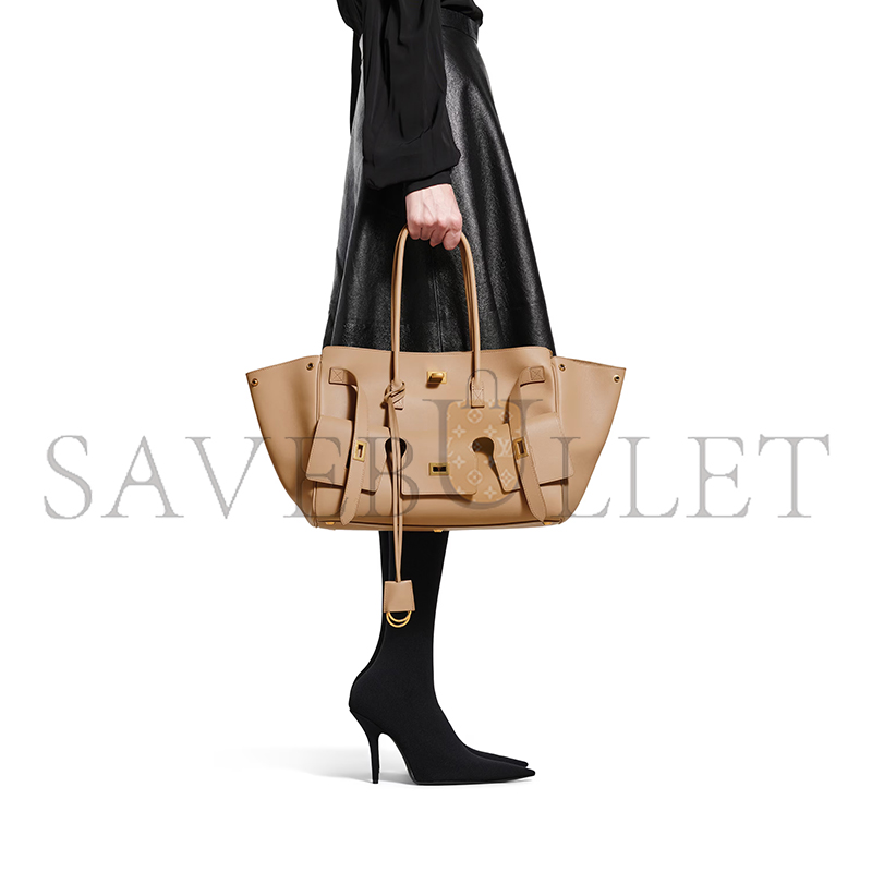 BALENCIAGA WOMEN'S BEL AIR CARRY ALL BAG MEDIUM IN LATTE 8054812ABAV2621 (36*28.9*16cm) BALENCIAGA WOMEN'S BEL AIR CARRY ALL BAG MEDIUM IN LATTE 8054812ABAV2621 (36*28.9*16cm)