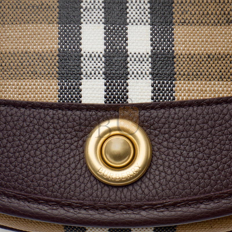 BURBERRY HIGHLANDS CROSSBODY BAG 81121601 (24.5*18*8cm) BURBERRY HIGHLANDS CROSSBODY BAG 81121601 (24.5*18*8cm)