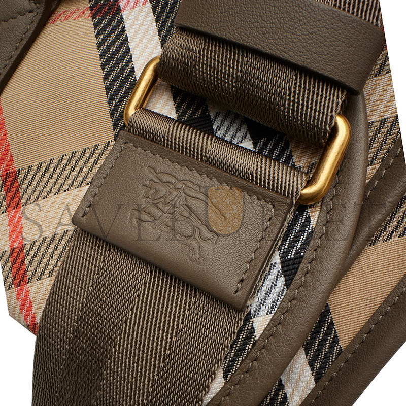 BURBERRY SMALL B-SHAPED SNAP MESSENGER BAG 81081201 (27.5*19*11cm) BURBERRY SMALL B-SHAPED SNAP MESSENGER BAG 81081201 (27.5*19*11cm)