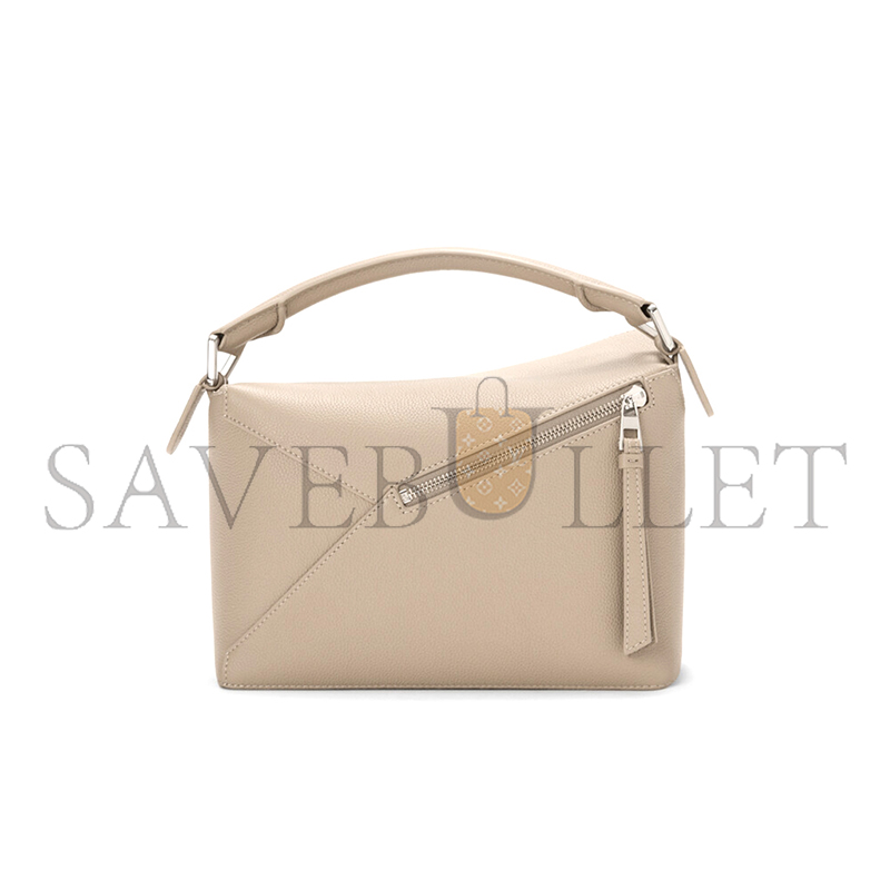LOEWE SMALL PUZZLE EDGE BAG IN SOFT GRAINED CALFSKIN A510P60XAW (24*16.5*10.5cm) LOEWE SMALL PUZZLE EDGE BAG IN SOFT GRAINED CALFSKIN A510P60XAW (24*16.5*10.5cm)