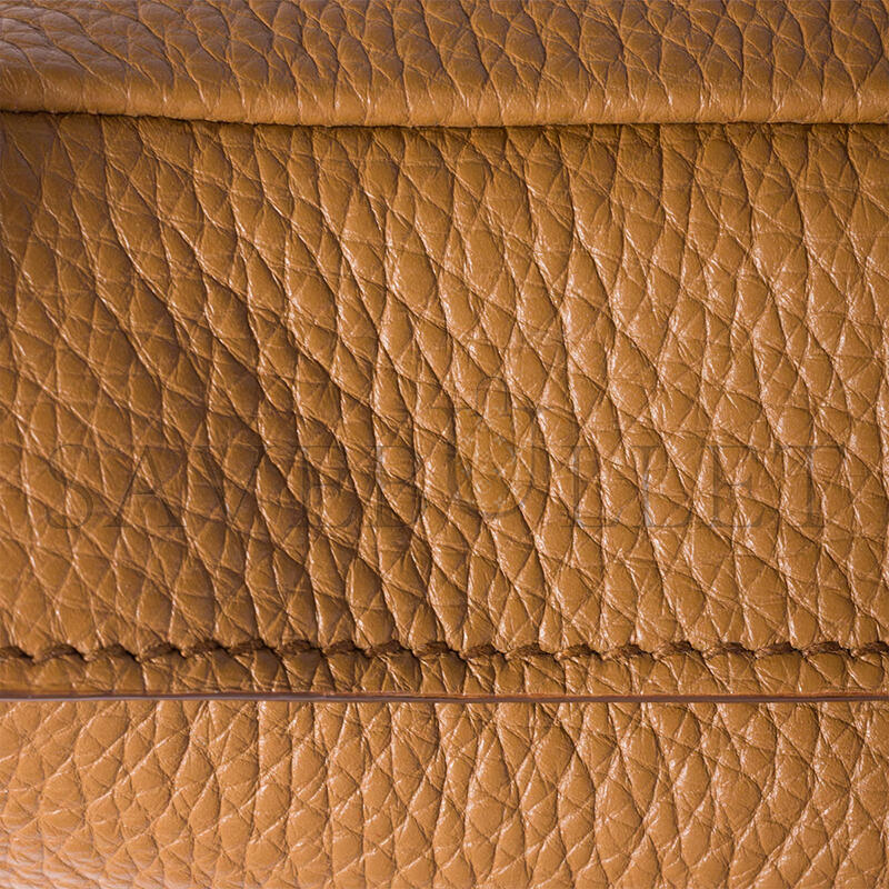 MIU MIU LEATHER POUCH 5NF462 (18*9.5*7cm)