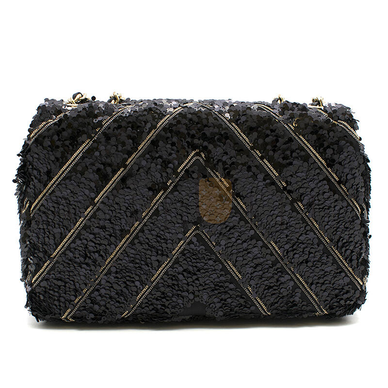 CHANEL CLASSIC FLAP BAG IN CHEVRON CHAIN & SEQUIN WITH BLACK CALFSKIN LINING AND GOLD HARDWARE (21*14*8cm)